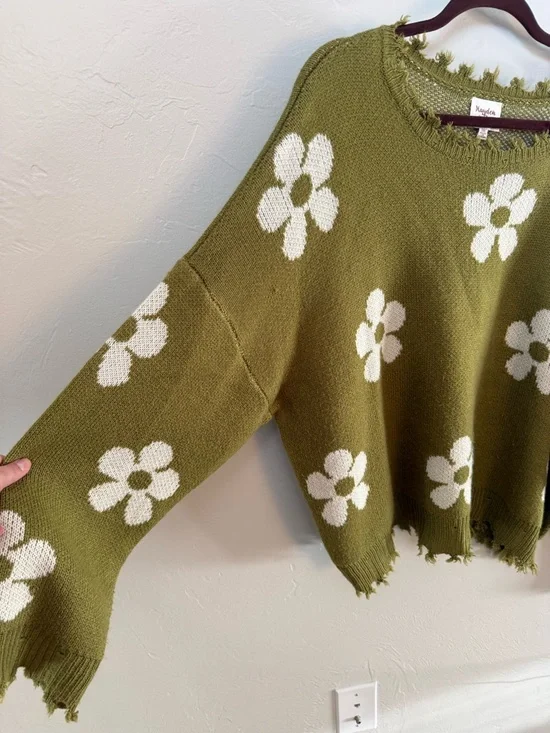Hayden Green Floral Distressed Sweater - Picture 2 of 4